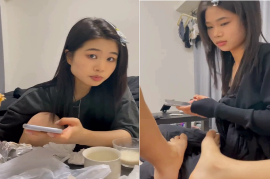 Đến nhà thấy cu anh em cười toe toét
